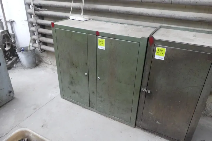 Metallschrank, ohne Inhalt Maße in cm ca. 100 x 41 x 96
